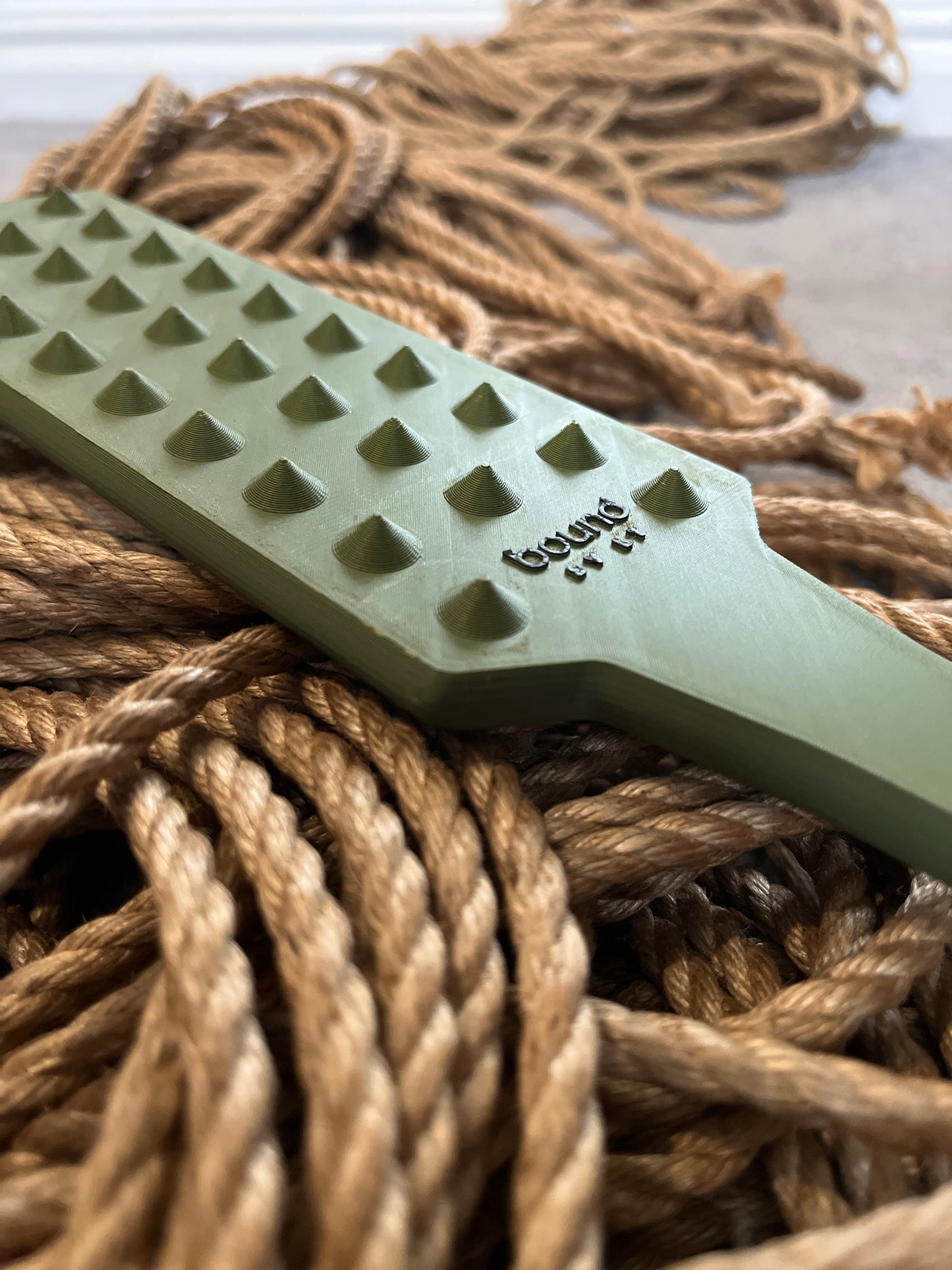 The Thorn - A Paddle with a Bite