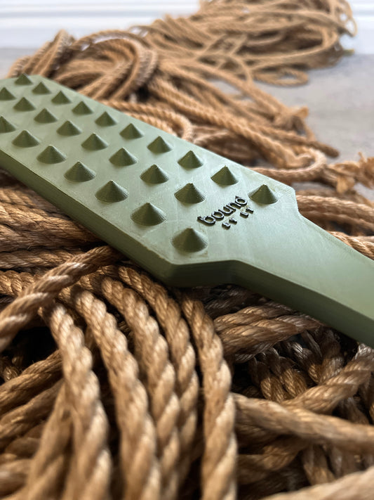 The Thorn - A Paddle with a Bite